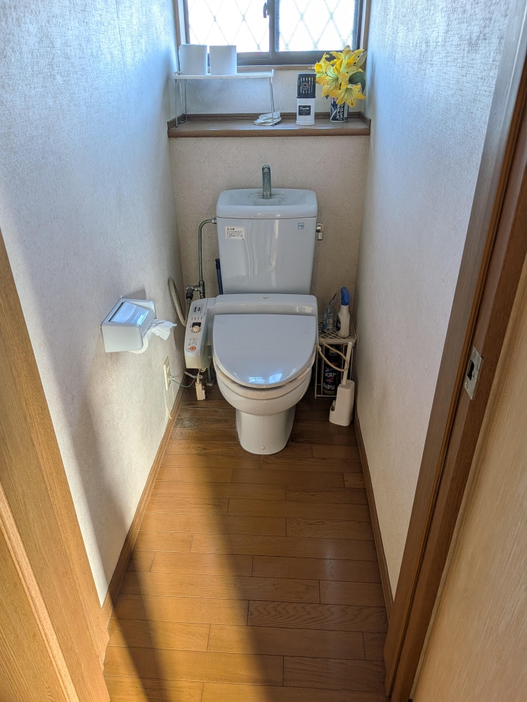 洗面所とトイレのクロス張替え 画像4